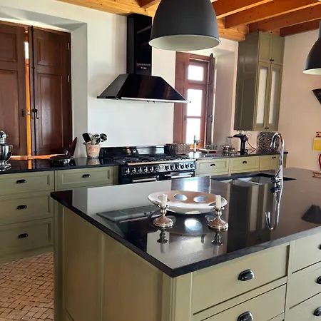 Feriehus Restored Winery On The Atlantic Colares